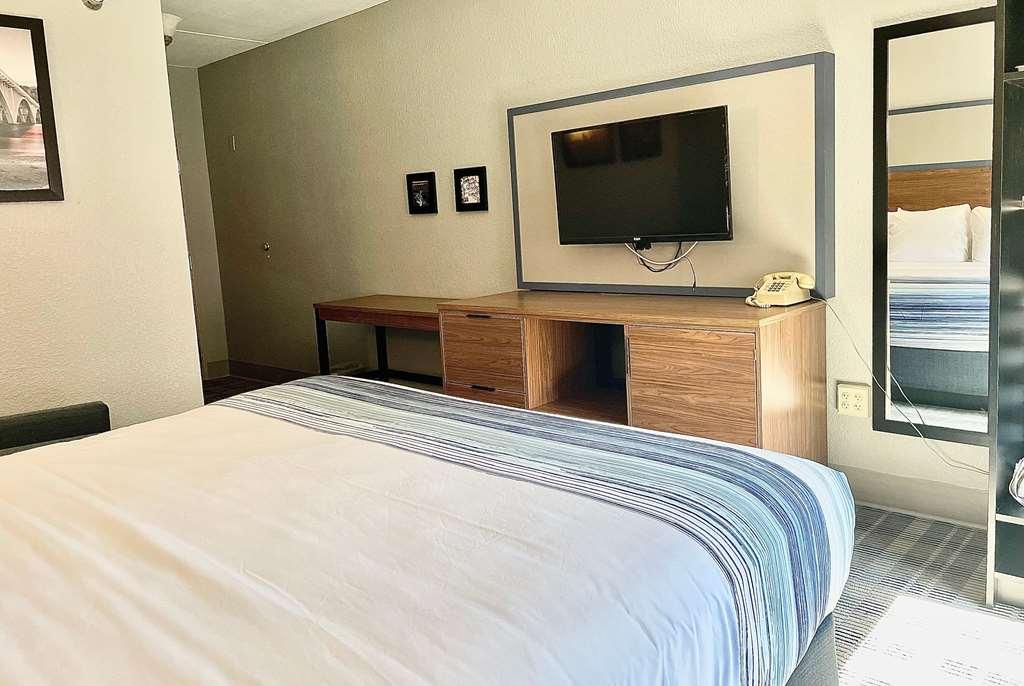 Americinn By Wyndham Branson & Conference Center Room photo